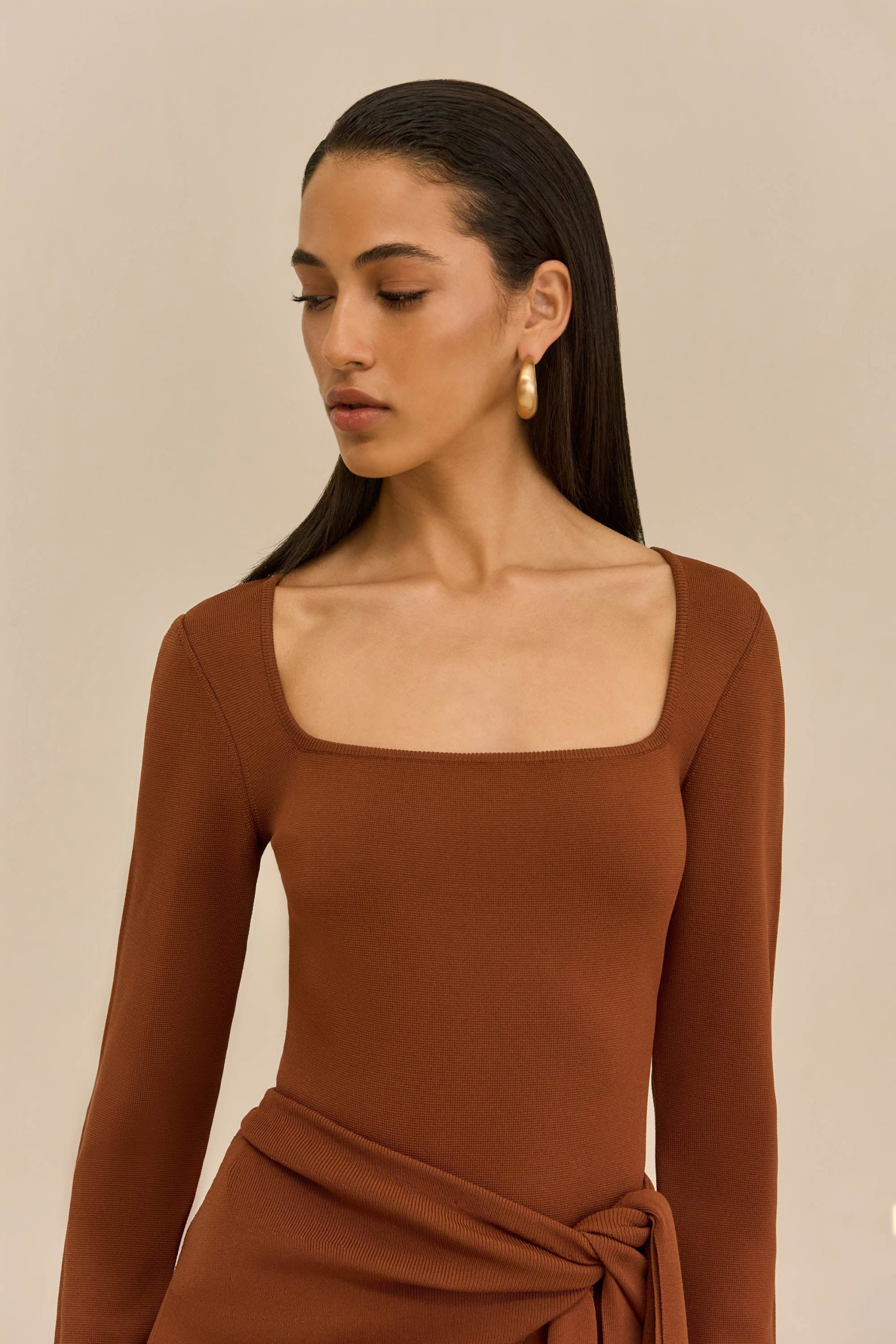 251110_DR_CULT_GAIA_R26_RESHOOTS_42_LERA_DRESS_SADDLE_0029_WEBBED-scaled
