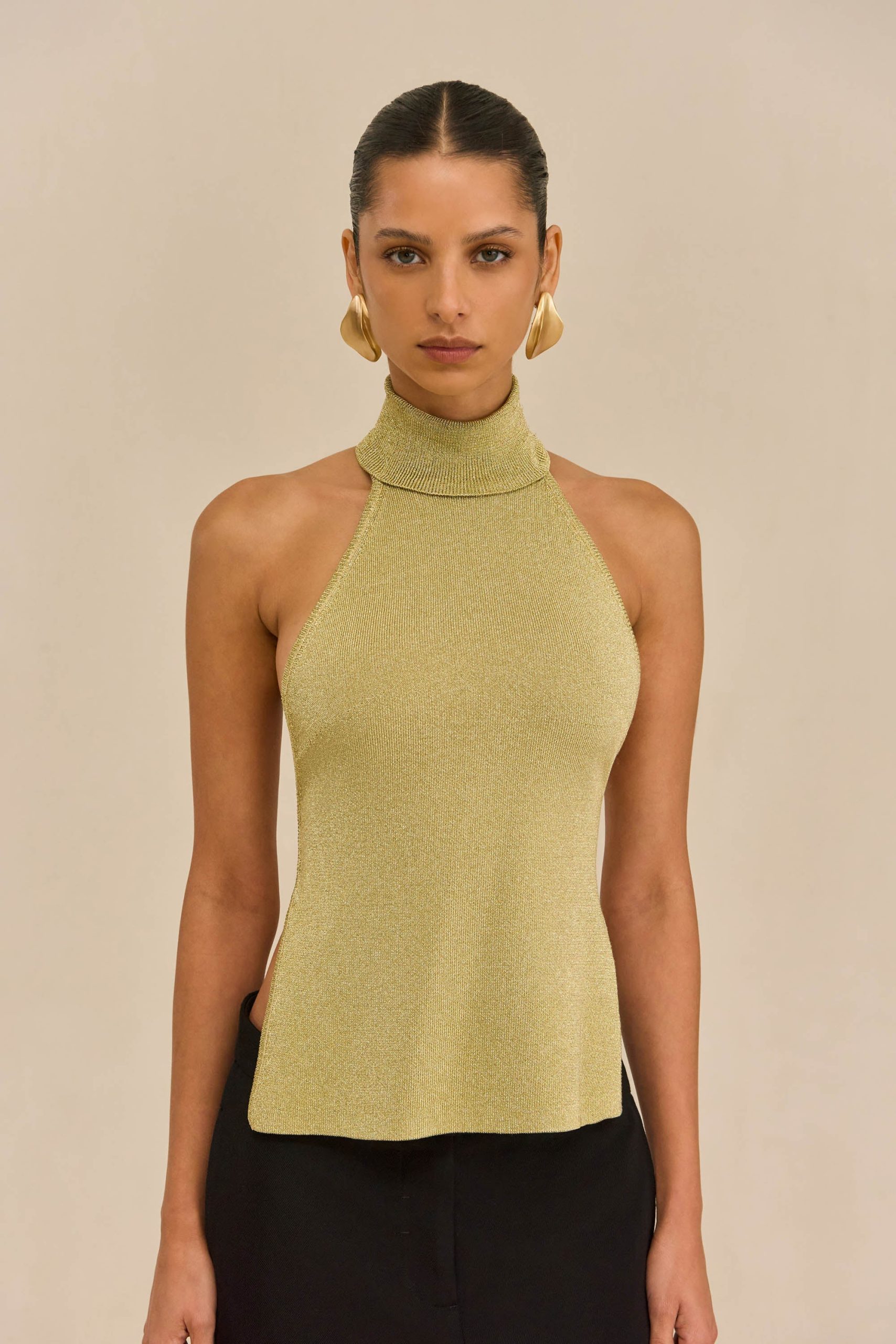 251110_DR_CULT_GAIA_R26_RESHOOTS_45_WAKE_TOP_GOLD_KALU_PANT_BLK_0014_WEBBED-scaled