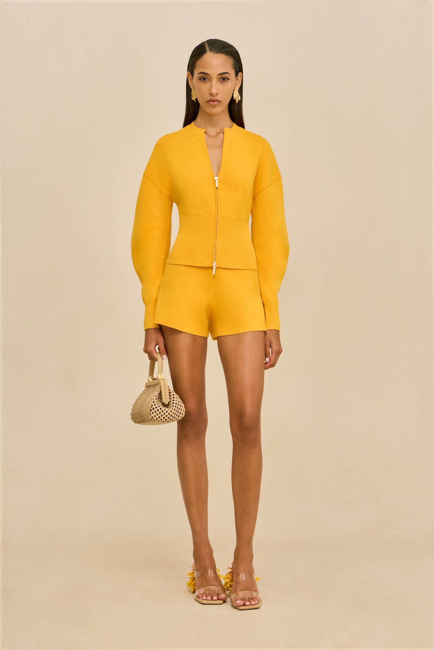 260121_DR_CG_SP_HS26_RESHT_101_MONROE_SWEATER_ACE_SHORT_YLW_0002_WEBBED-scaled