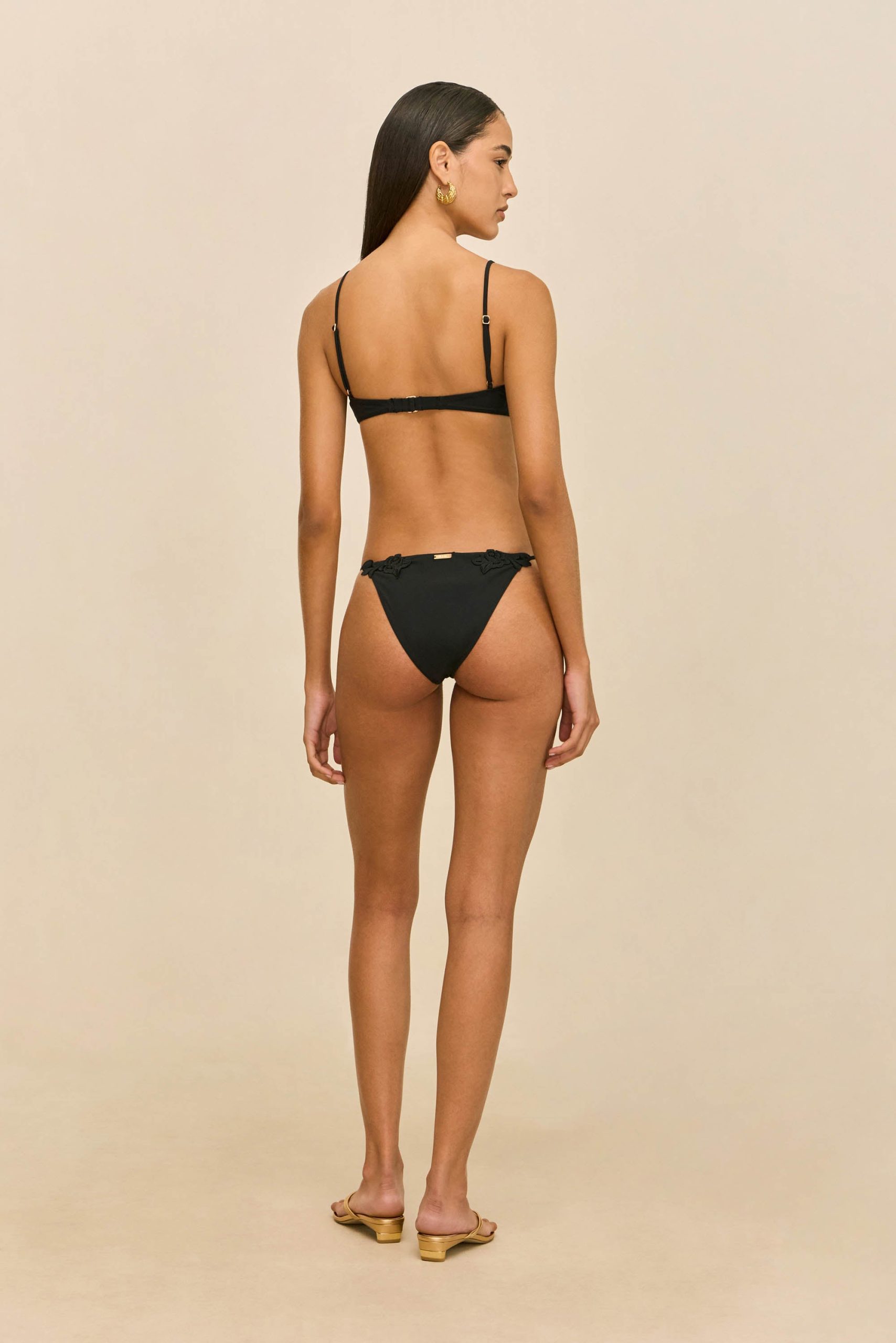 260421_DR_CG_ECOM_RSHTS_17_GRETA_BIKINI_BLK_0027_WEBBED-scaled