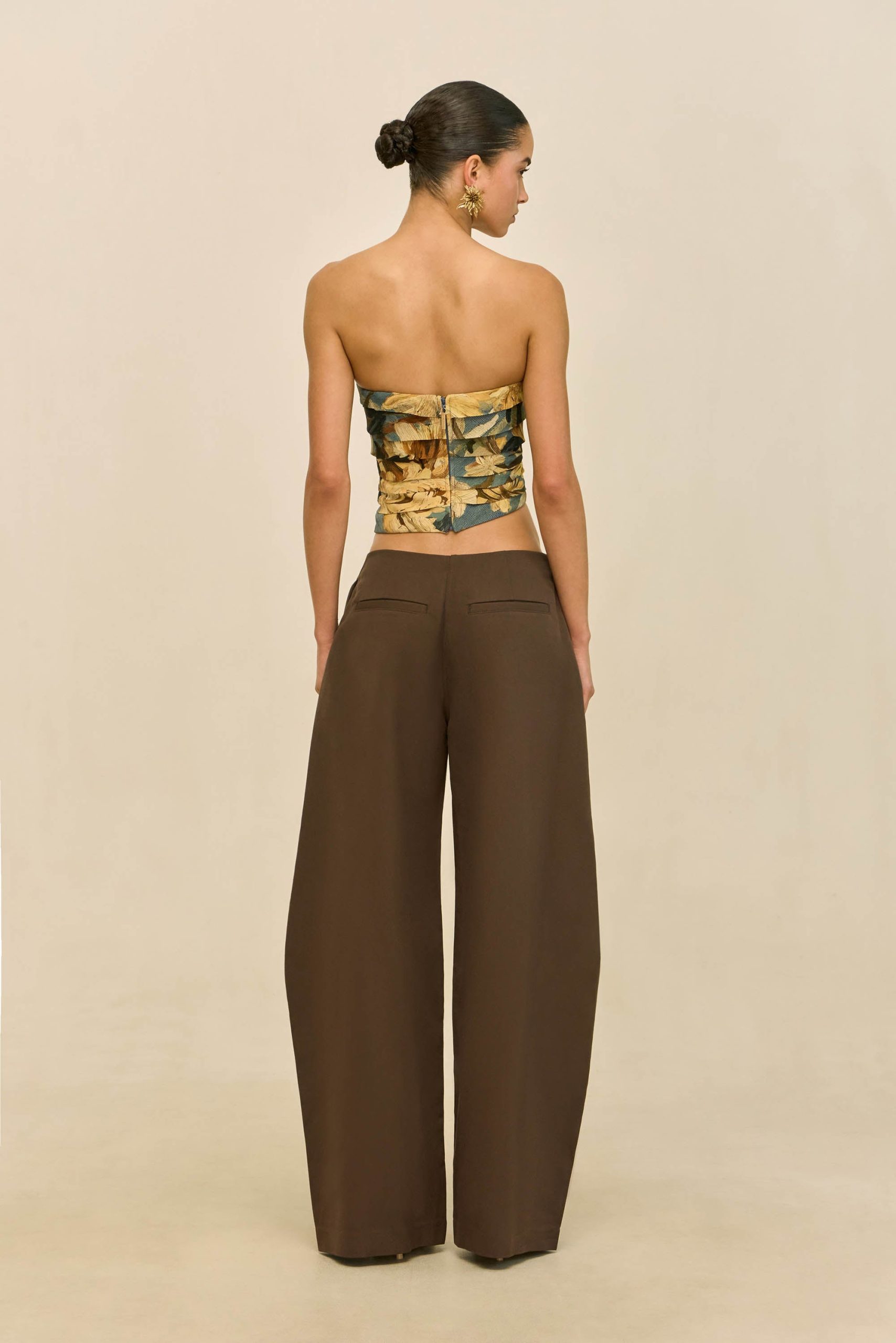 260421_DR_CG_ECOM_RSHTS_81_KRESHIA_TOP_DAHLIA_ARDEN_PANT_LUAK_0023_WEBBED-scaled