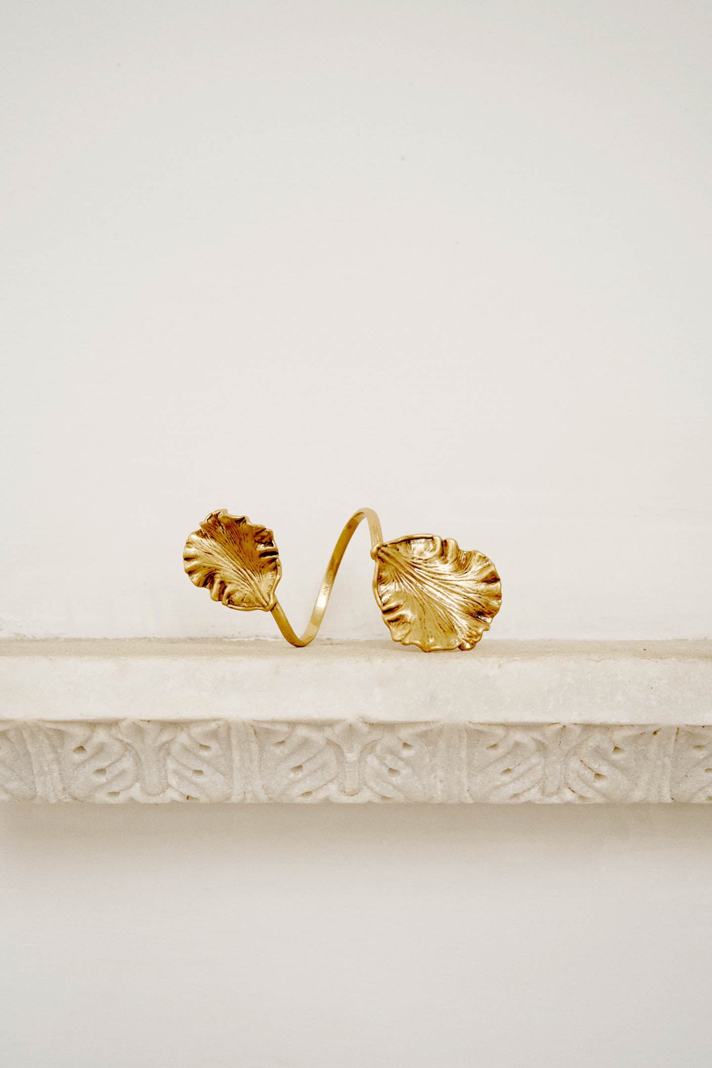 IRIS LEAF CUFF