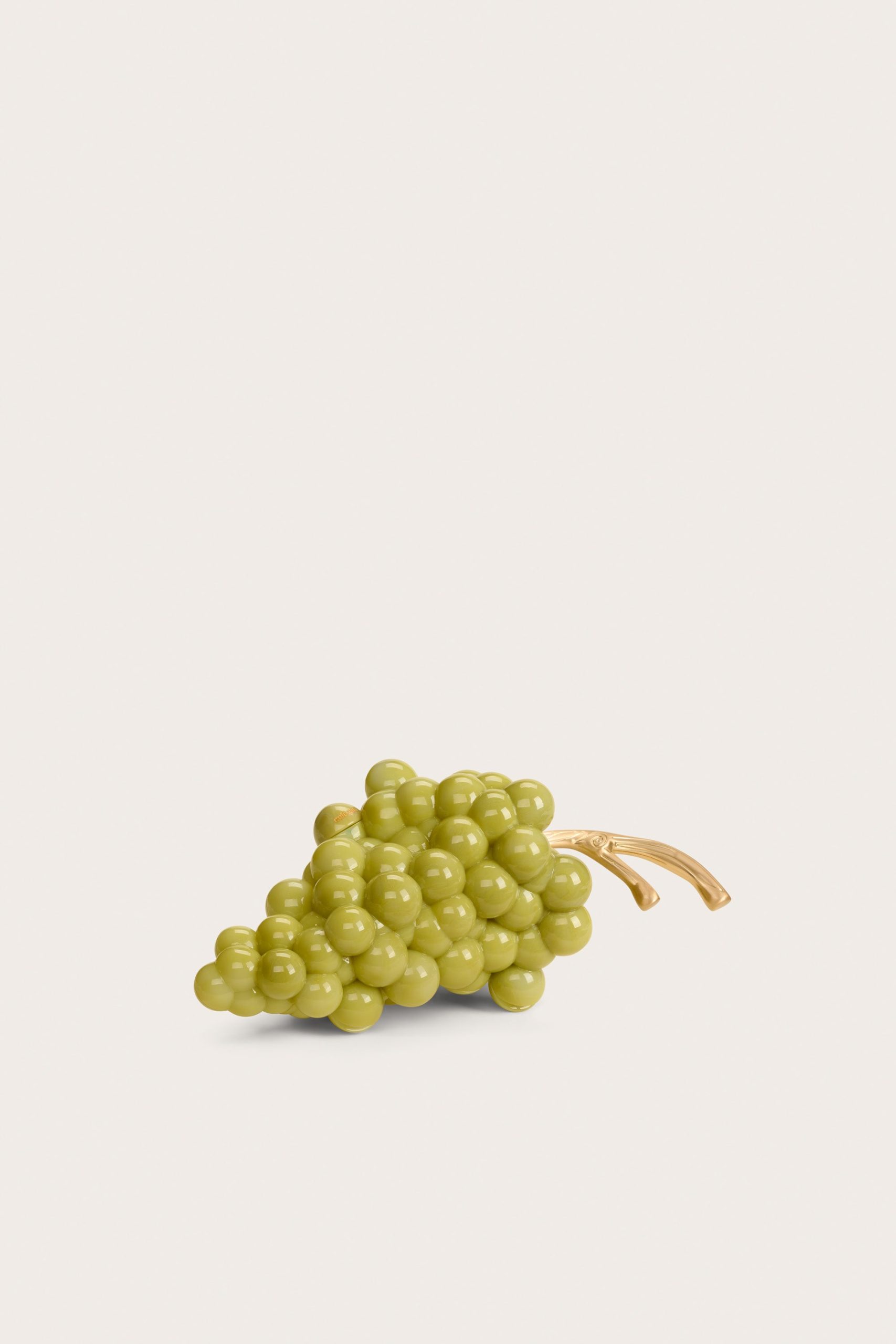 GrapeClutchDomingaR-scaled
