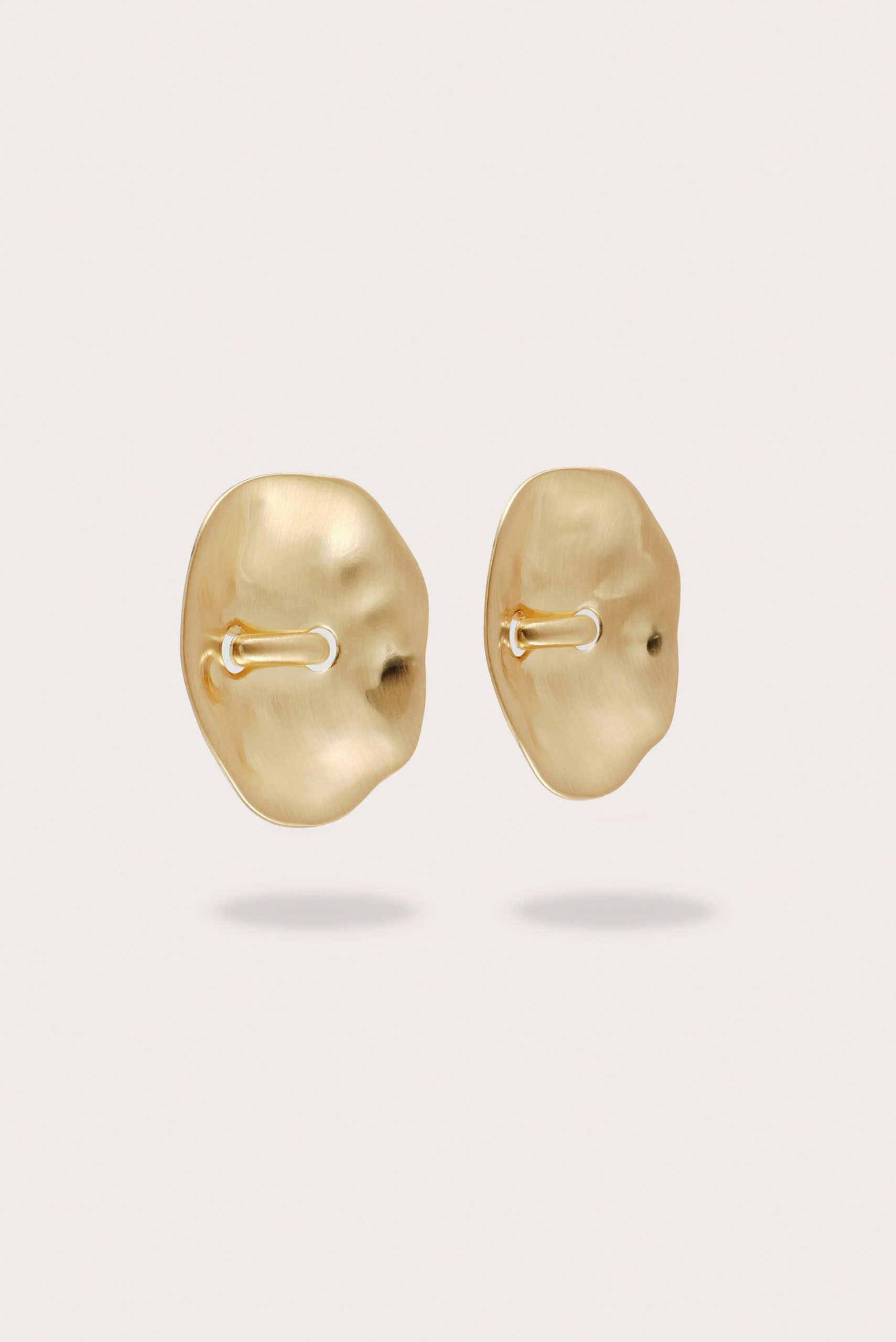 IZARAEARRINGXL_BB_250924_CultGaia__R26-AX__10978_WEBBED-scaled