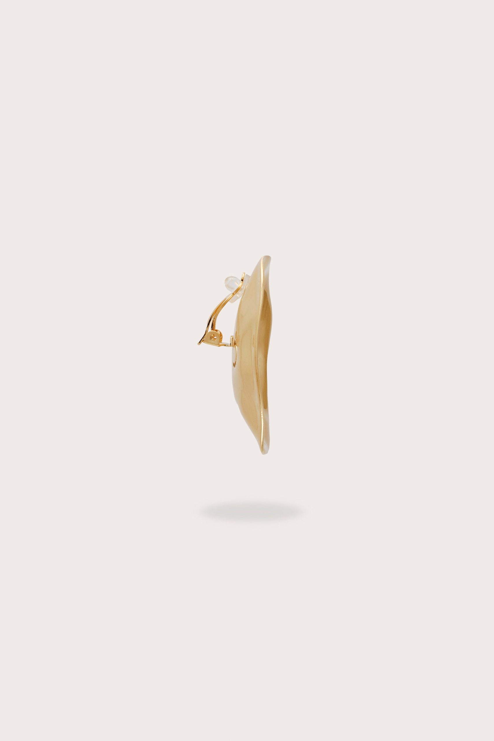IZARAEARRINGXL_BB_250924_CultGaia__R26-AX__11131_WEBBED-scaled