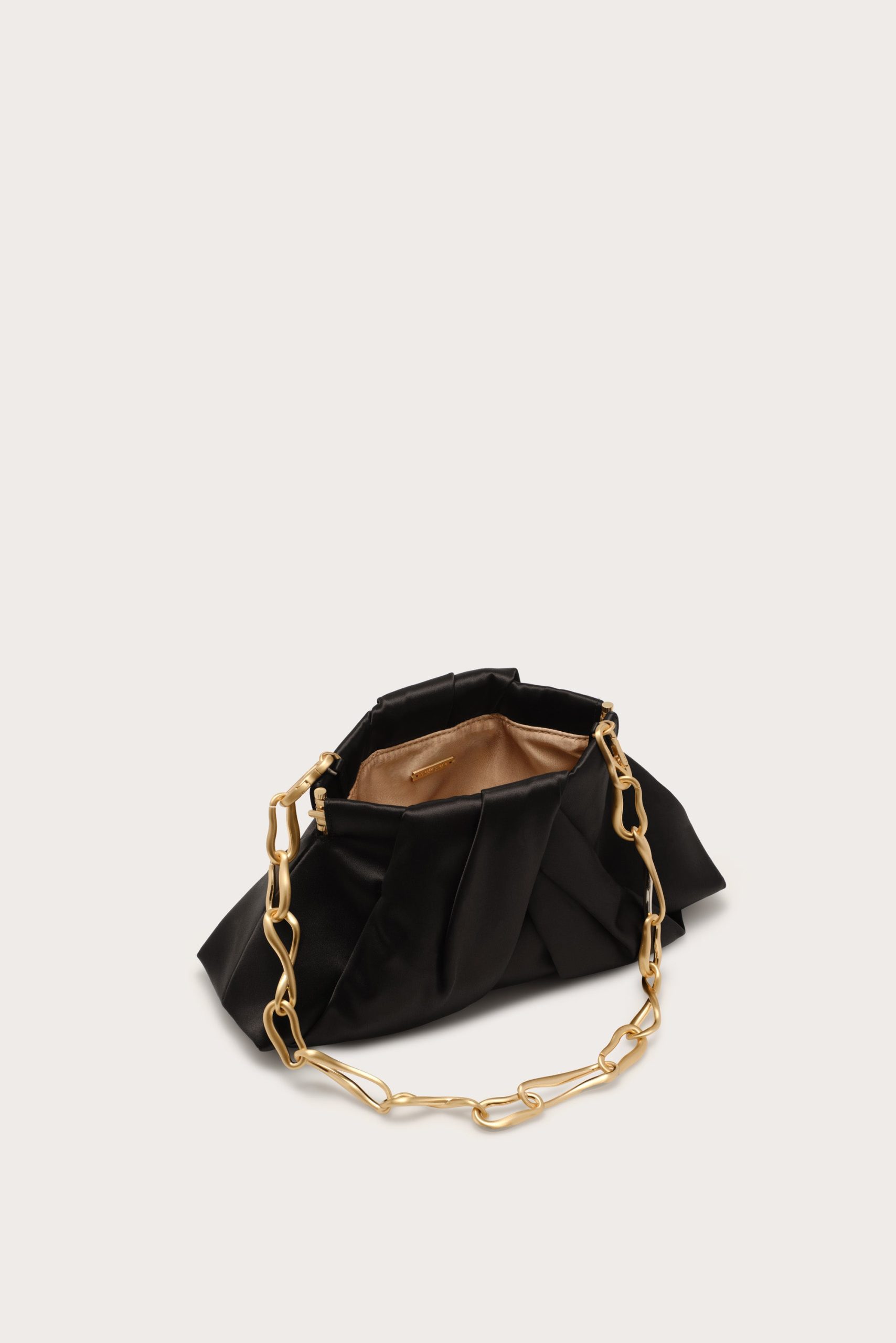 LIAMINICLUTCH_BLK_260420_CultGaia_Product-PF2618326_WEBBED-scaled