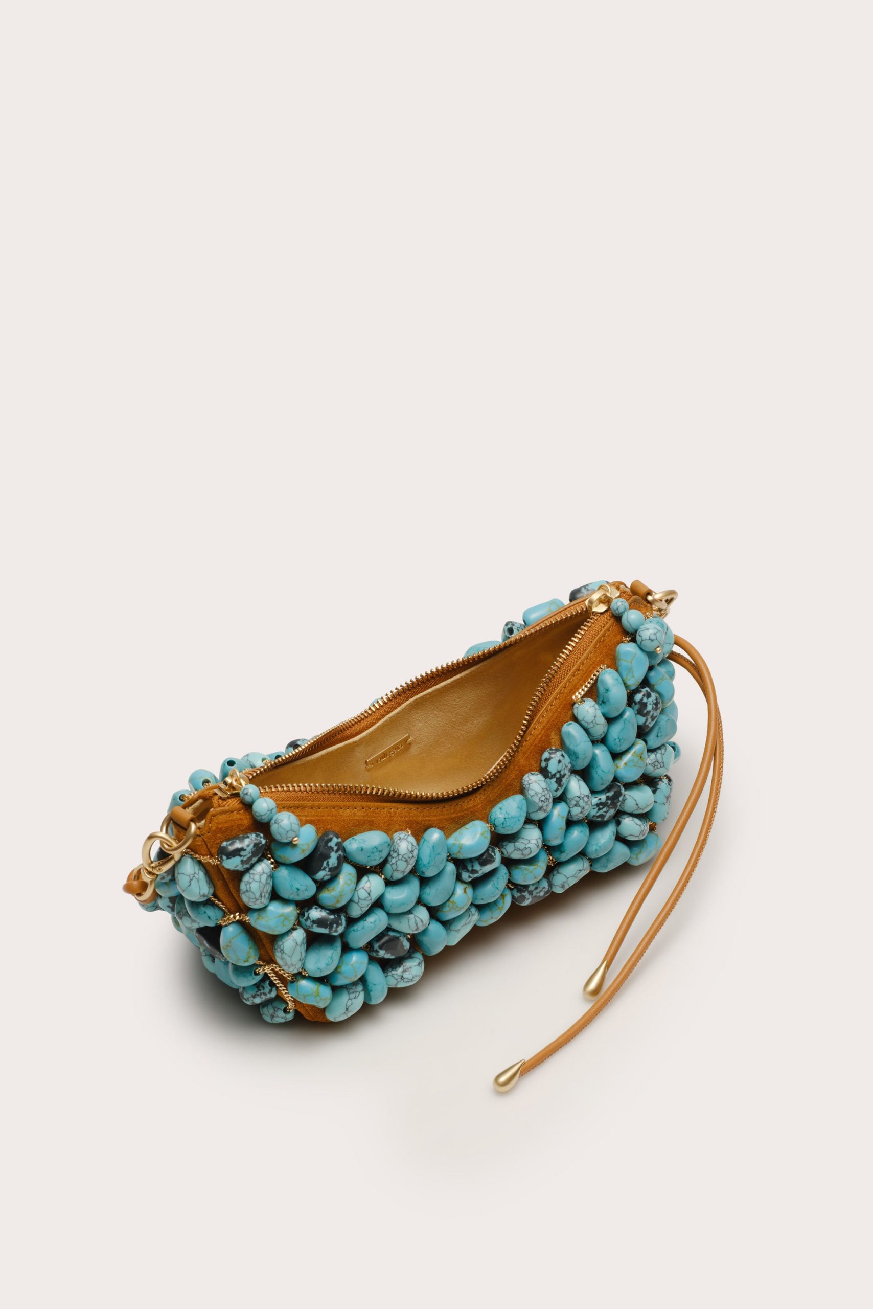 MERCIERCLUTCH_CTQ_260709_CultGaia_F2623446-scaled