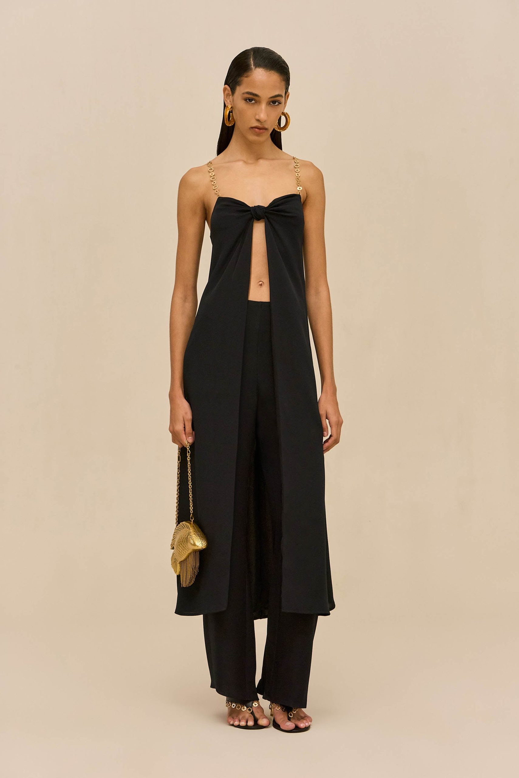 Neemo251117_DR_CG_PF26_LB_03_RIXIE_TOP_SARA_PANT_BLK_0003_WEBBED-scaled