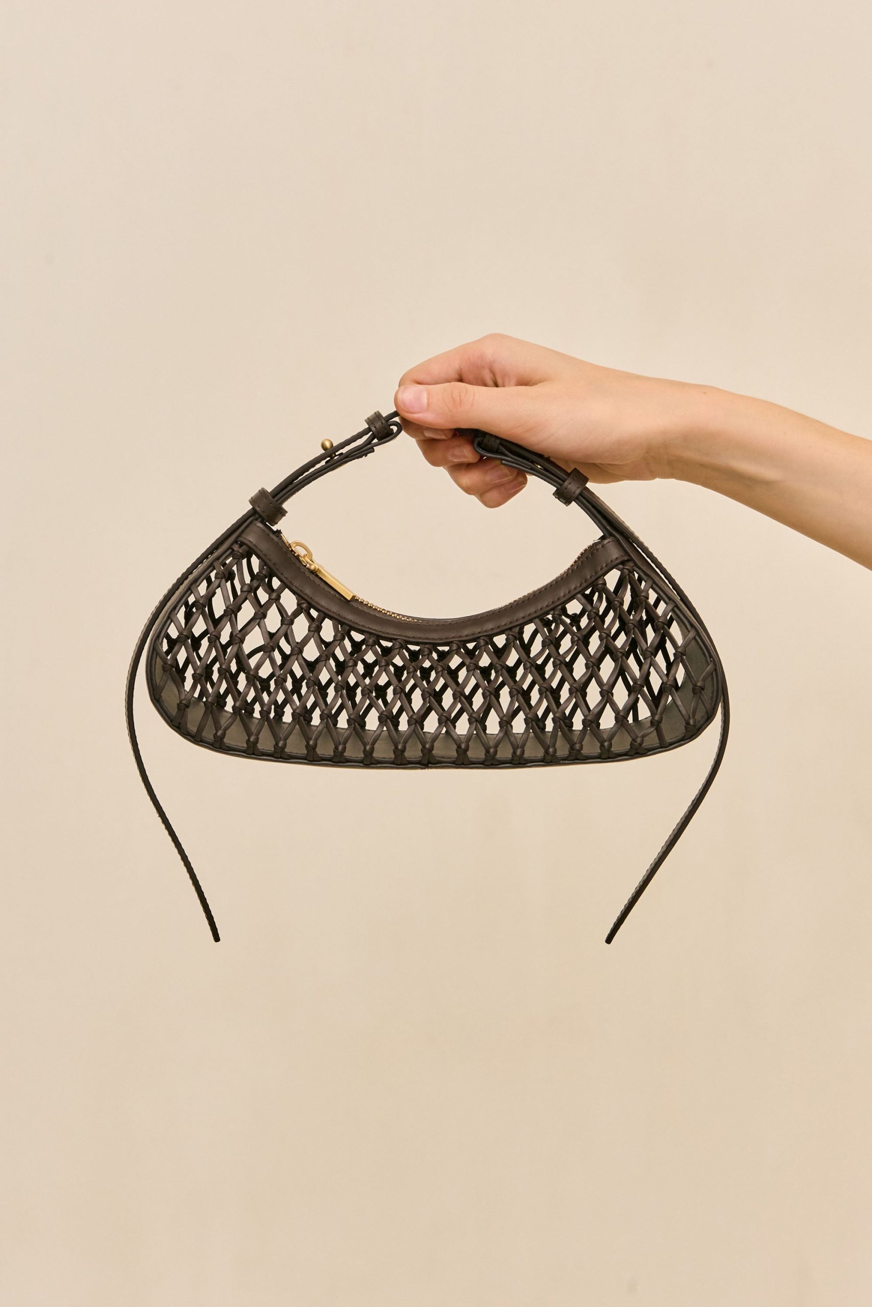 SHALA_260519_DR_CG_PF26_ECOM_PRE-FALL_ACCESSORIES_0305_WEBBED_c11e8a55-cdfb-4a3b-9e2b-783462c6d7fe-scaled